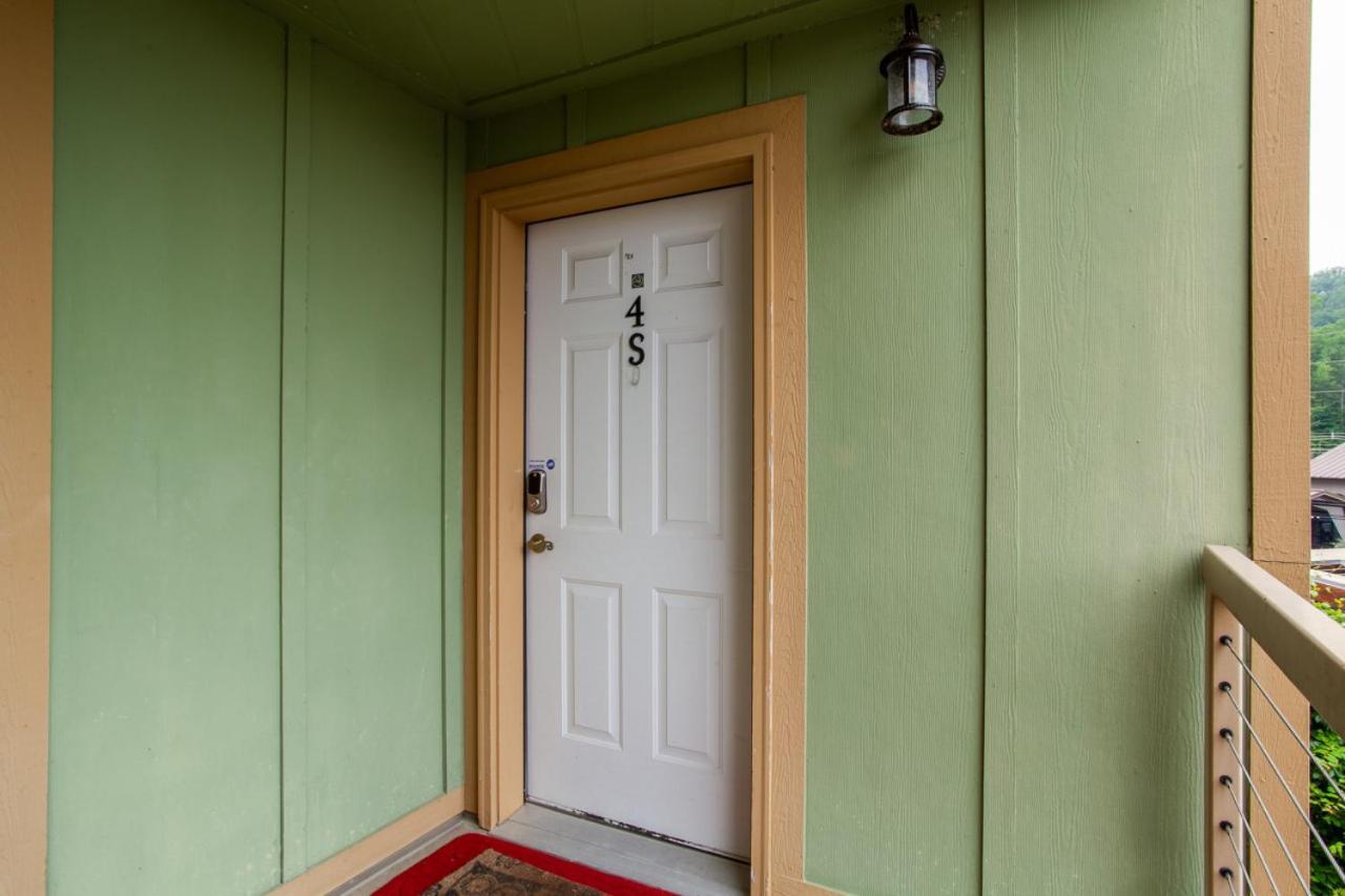 Convenient Gatlinburg Condo Exterior photo